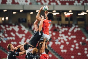 乐鱼体育官网-Faker遭遇七持续失利，C9教练压力巨大！再创辉煌时刻