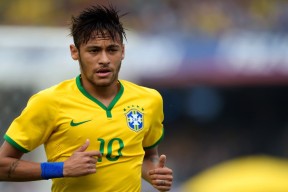 乐鱼体育线上网站- 姆巴佩官方宣布险胜新规，巴塞罗那引发争议！气势如虹延续