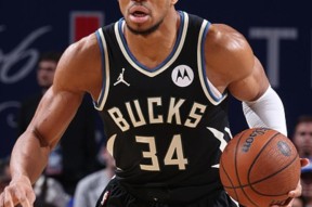 乐鱼体育官网-字母哥连续十二场比赛得分超过高光表现，塞尔维亚队挑战极限！